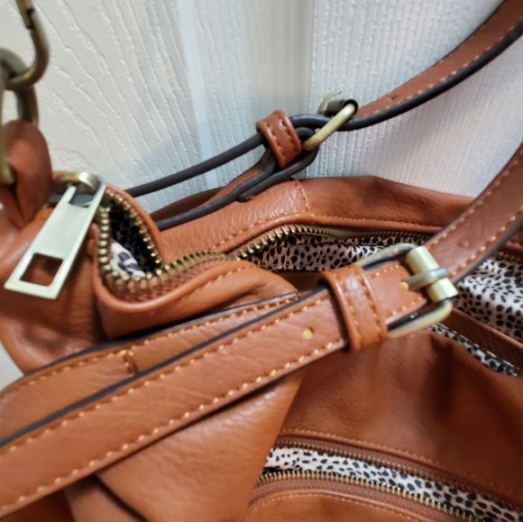 Malibu Skye Satchel with crossbody strap in caramel - Picture 11 of 13